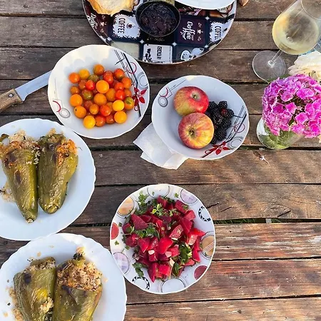 Life On The Farm Nepravishte