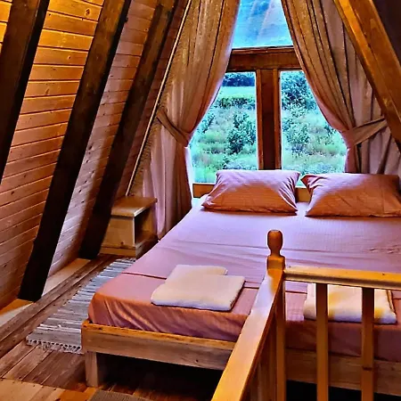 Life On The Farm * Nepravishte