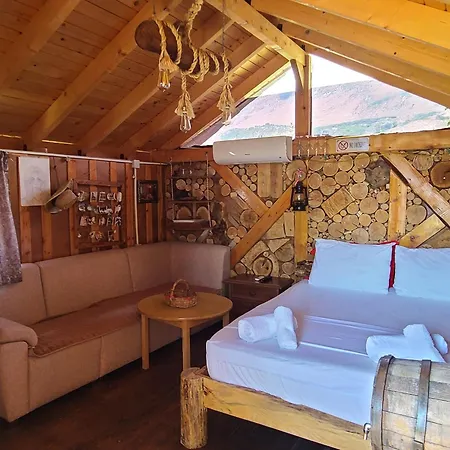 Campsite Life On The Farm Nepravishte