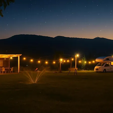 Life On The Farm * Nepravishte