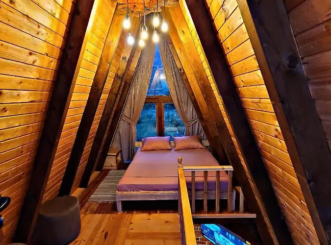 Life On The Farm Camping Nepravishte