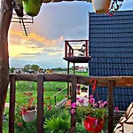 Camping Life On The Farm Nepravishte
