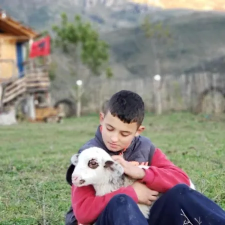 مكان تخييم Life On The Farm Nepravishte