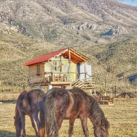 Life On The Farm * Nepravishte