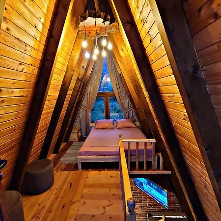 Life On The Farm Camping Nepravishte