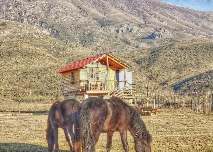 Life On The Farm * Nepravishte